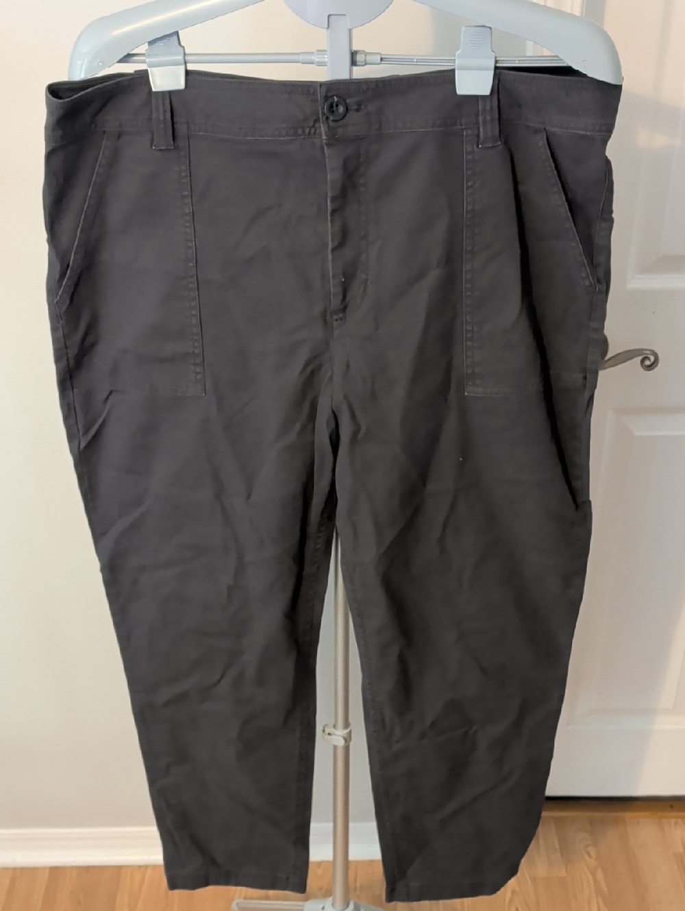 Women's Black Casual Tapered Pants